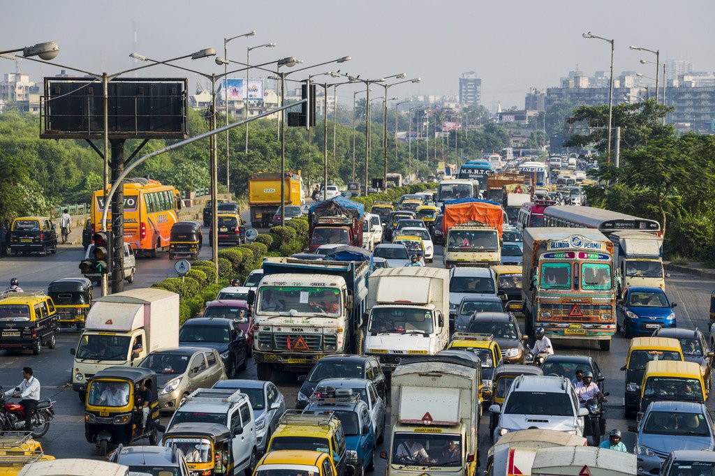 Mit der «Transport Pricing Guidance» können Schwellen- und Entwicklungsländer auch ohne umfassende Datenbasis abschätzen, wie verschiedene preisliche Massnahmen im Verkehr auf den Treibhausgas-Ausstoss wirken. (Foto: Keystone)