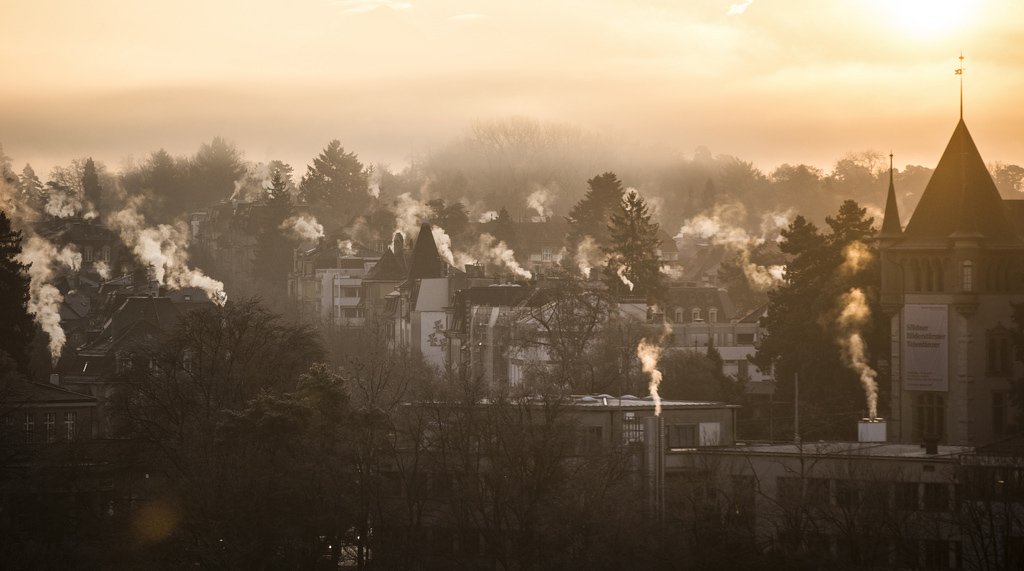 What has been the development regarding greenhouse gas emissions in Switzerland during the last 25 years? The National Inventory Report (NIR) presents the details. (Photo: Keystone)