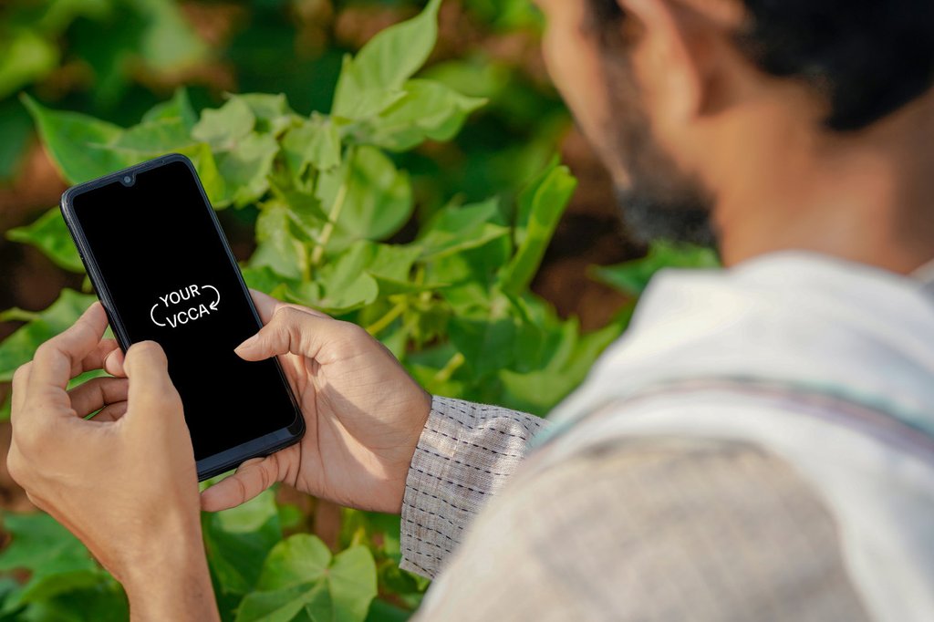 Eines von mehreren vor Ort umgesetzten Projekte: «Your VCCA Impact Dashboard» ist ein digitaler Assistent, der Landwirten in Indien und Nigeria hilft, Lebensmittelabfälle zu reduzieren (Foto: Your VCCA).